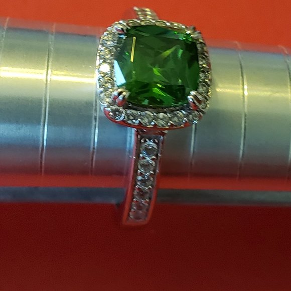 925 lab created Emerald Diamond Ring - Picture 5 of 5